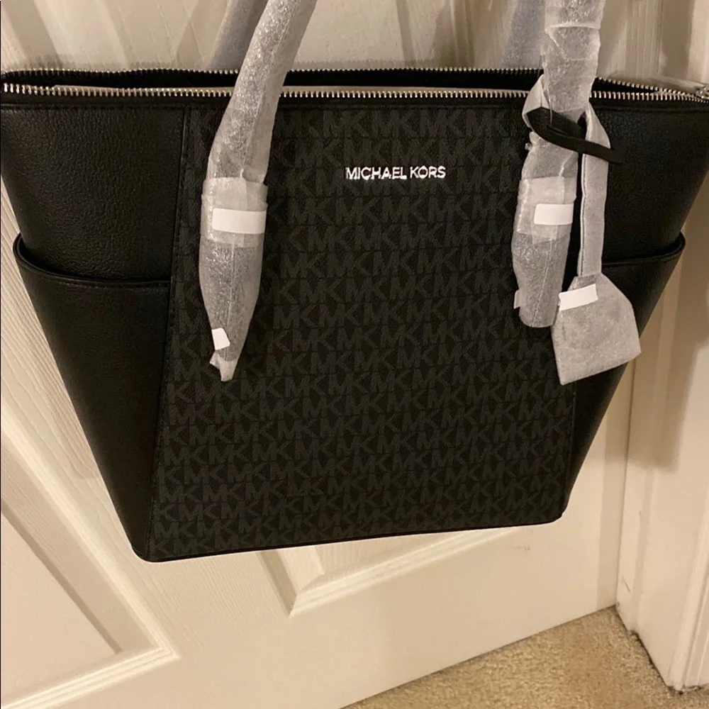 Michael Kors Black Tote Bag - Picture 3 of 12